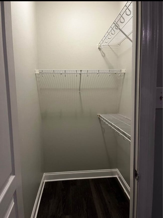 Building Photo - Unit B-2