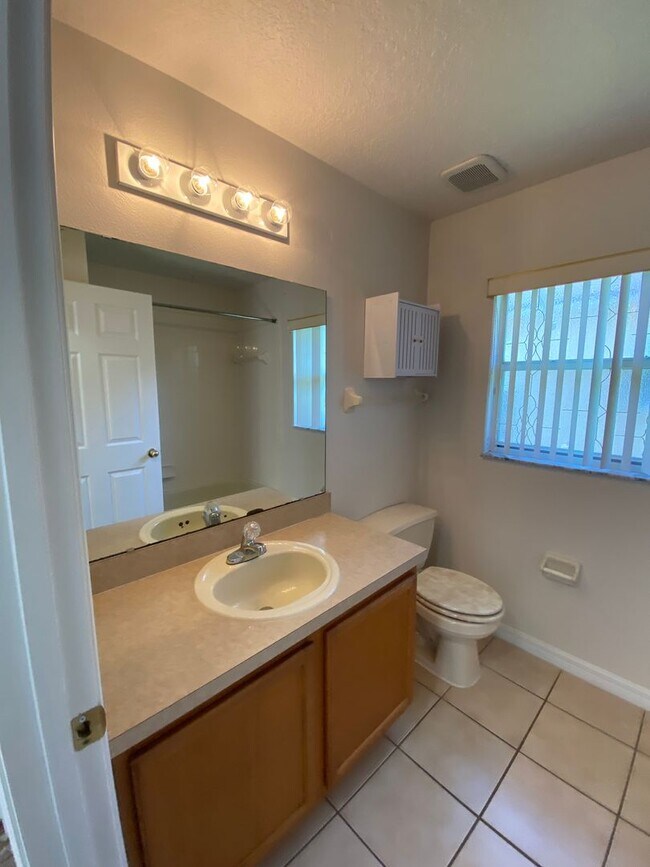 Building Photo - 434 Cassia Dr