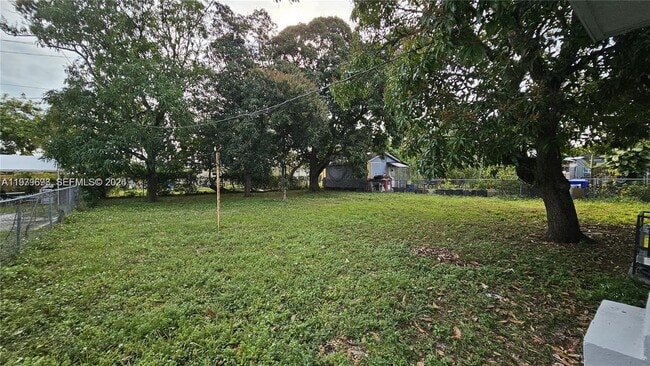 Building Photo - 374 NW 31st Ave