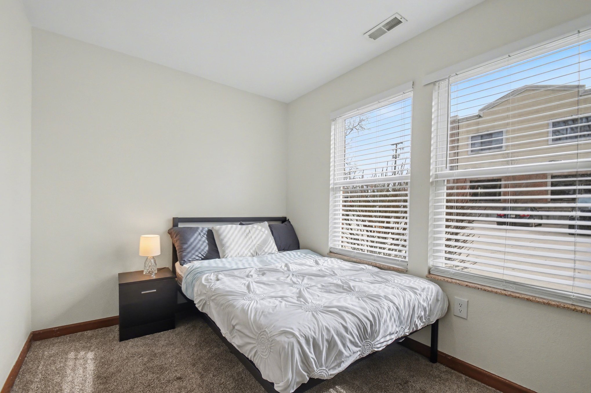 Building Photo - 118 Rhodes St