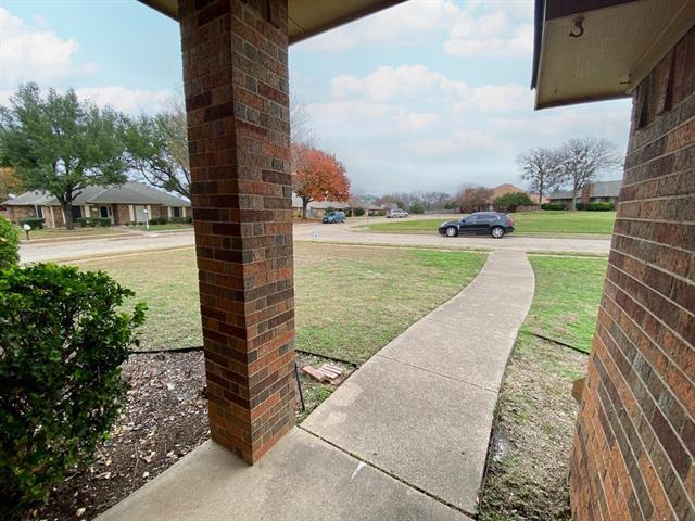 Building Photo - 1531 La Paz Dr