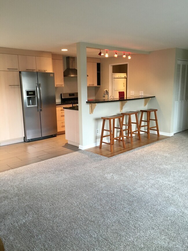 Building Photo - Lovely 2 bed 1 Bath Townhome in park-like setting in Boulder. - Available July 6th!