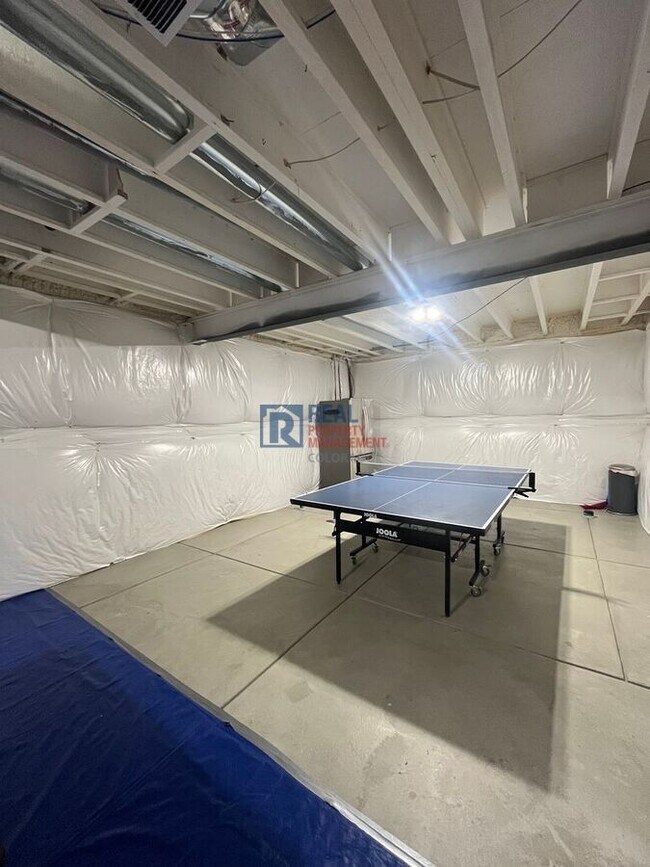 Building Photo - 13621 Crane Ct