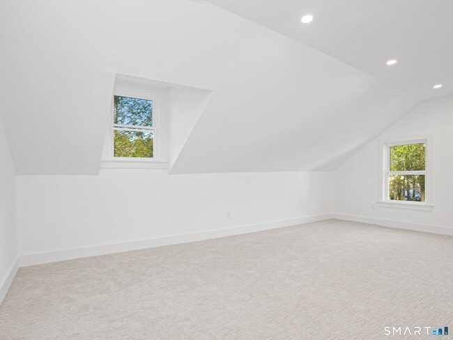 Building Photo - 54 Richmondville Ave