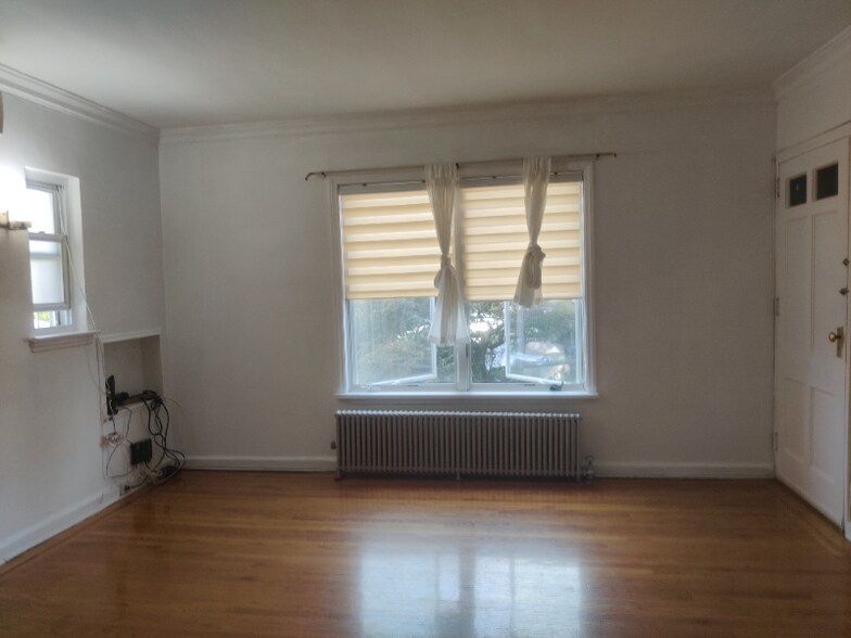 Building Photo - 67-42 Selfridge St