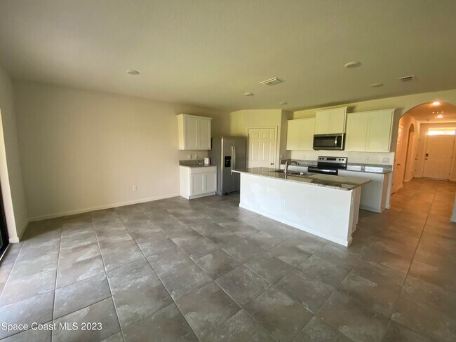 Building Photo - 510 Old Country SE Rd