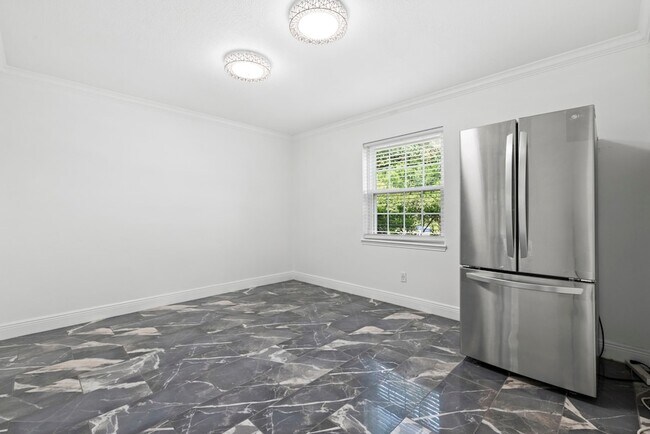 Building Photo - 7900 Westheimer Rd