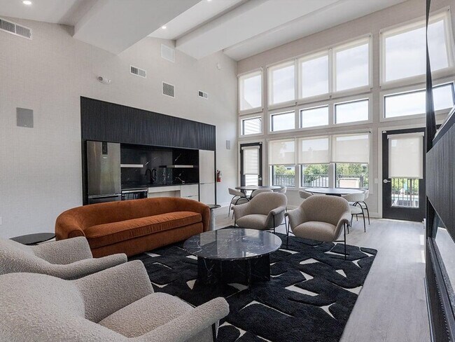 Building Photo - 3204 Ravens Crest Dr