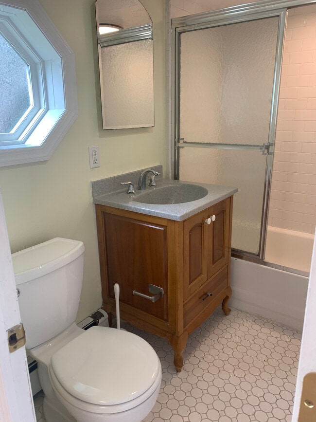 Bathroom - 59 Brook St