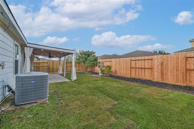 Building Photo - 7718 Shavano Ln