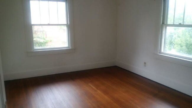Primary Photo - 5 BD/2BA Home next to Kirkwood with fenced...