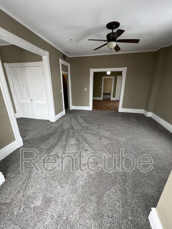 Building Photo - 1131 Main St