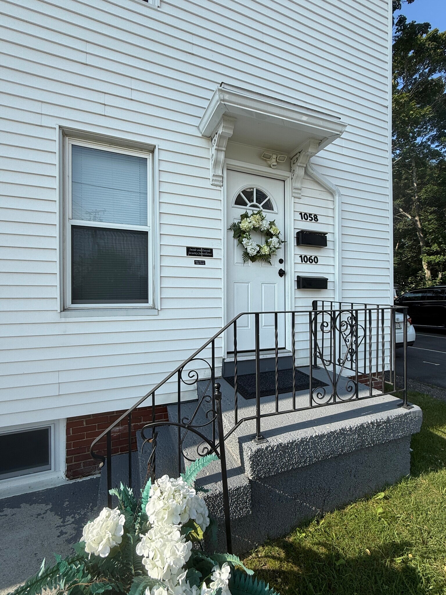 Building Photo - 1058 Forest Ave