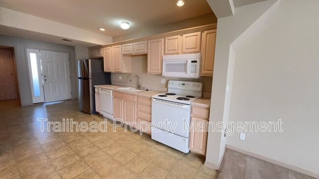 Building Photo - 4419 NE 83rd St