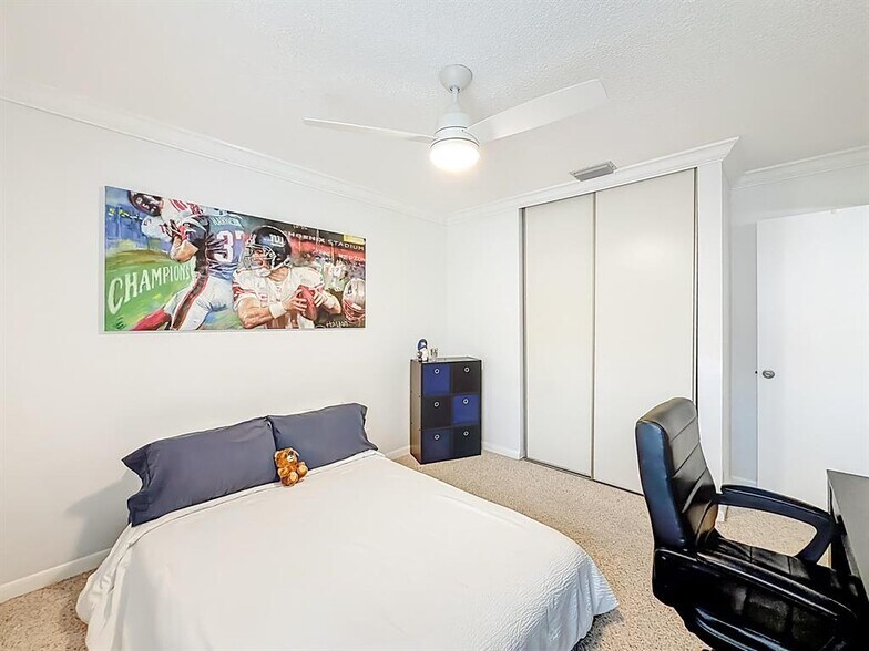 Building Photo - 2846 Carambola Cir S