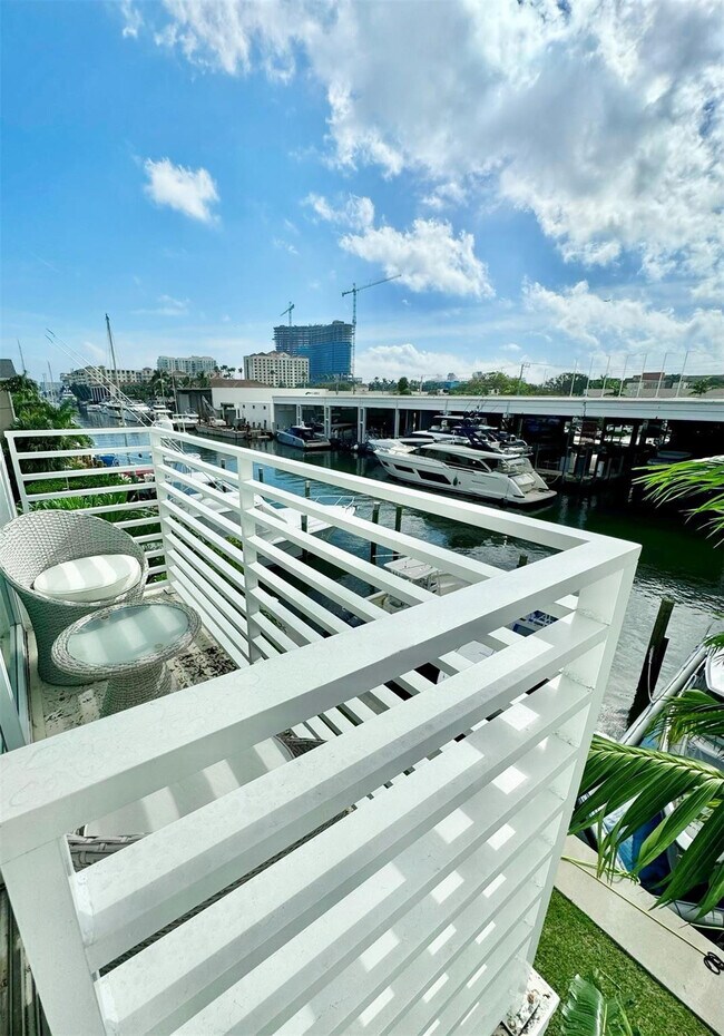 Building Photo - 1490 SE 15th St