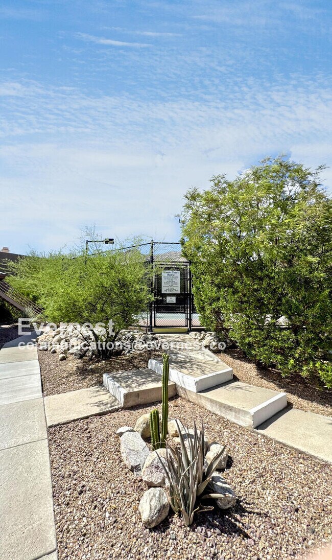 Building Photo - 6655 N Canyon Crest Dr