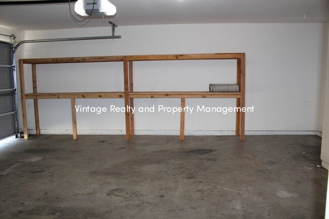 Building Photo - Back On The Rental Market 3 Bedroom Duplex!!!