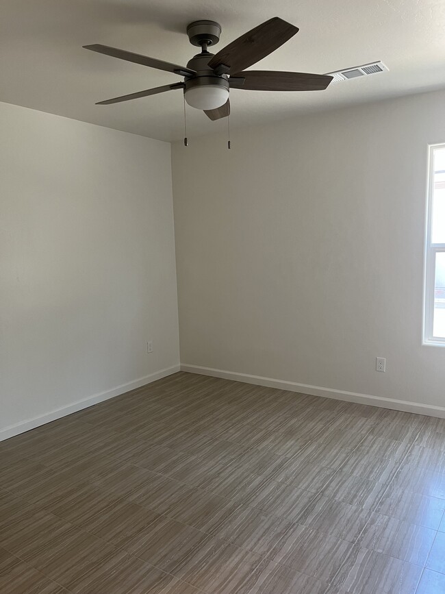 Building Photo - 2512 Sunset Ave