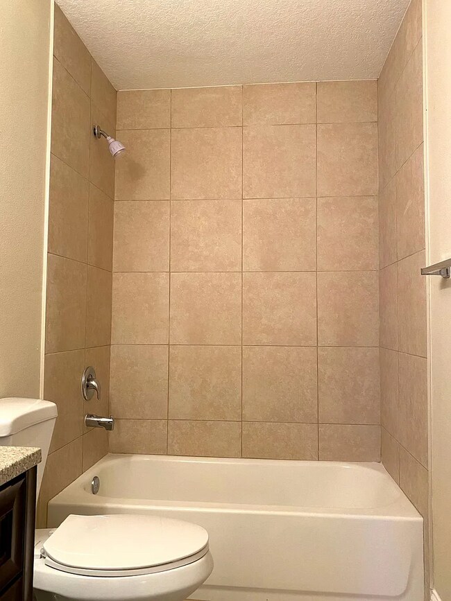 Building Photo - 482 Martigues Dr
