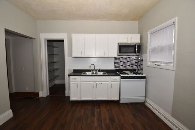 Building Photo - 508 S St Joseph St