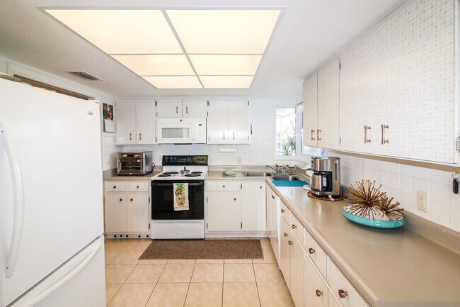 Building Photo - Venice Gardens Seasonal Home for Rent