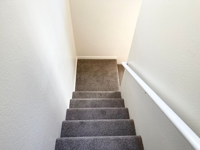 Building Photo - Updated 2 Bedroom Condo in Rohnert Park w/...