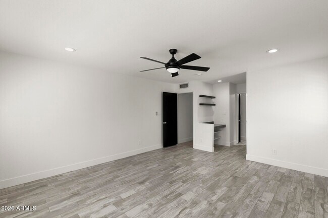 Building Photo - 8348 E Solano Dr