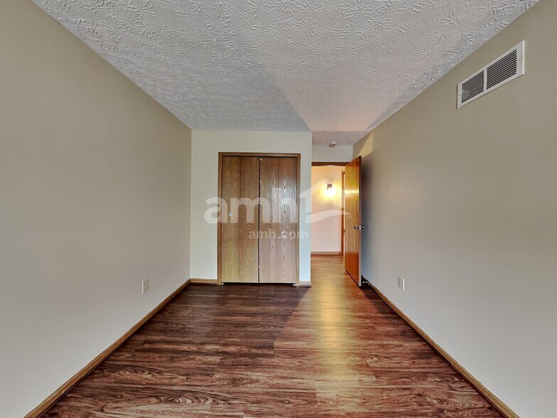 Building Photo - 2545 Willowgate Rd