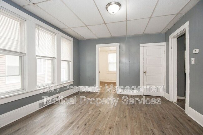 Building Photo - 1583 E 84th St