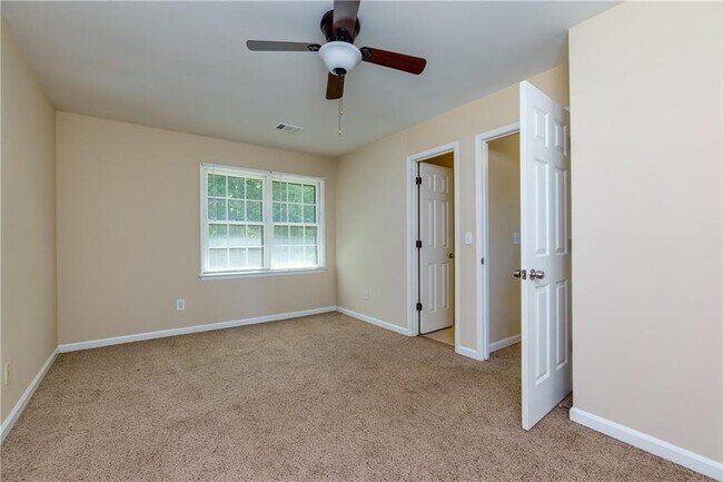 Building Photo - 2890 Carrollton Ct