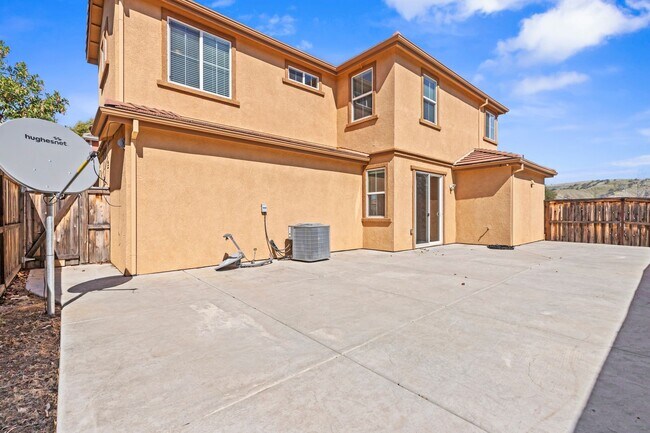 Building Photo - 20833 Grapevine Dr