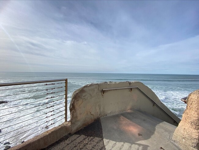 Building Photo - 1 Block from the Beach! Apartment Home in Ocean Beach! Private Garage! Private Patio!