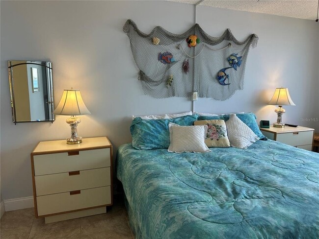 Building Photo - 6295 Bahia Del Mar Cir