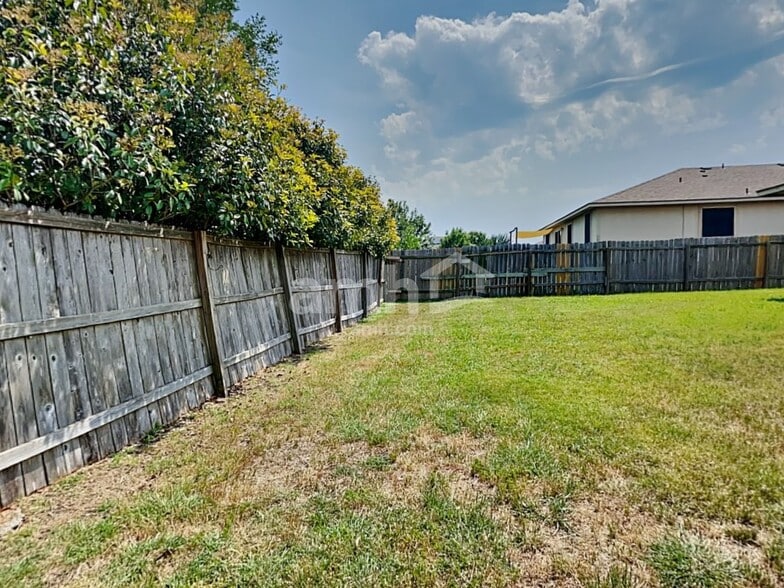 Building Photo - 255 Challenger