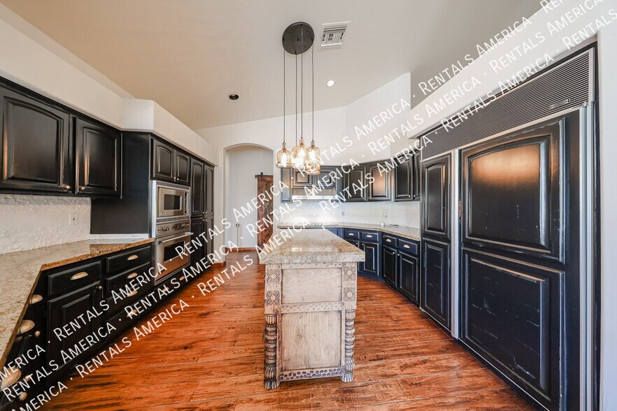 Building Photo - 3525 E Equestrian Trail