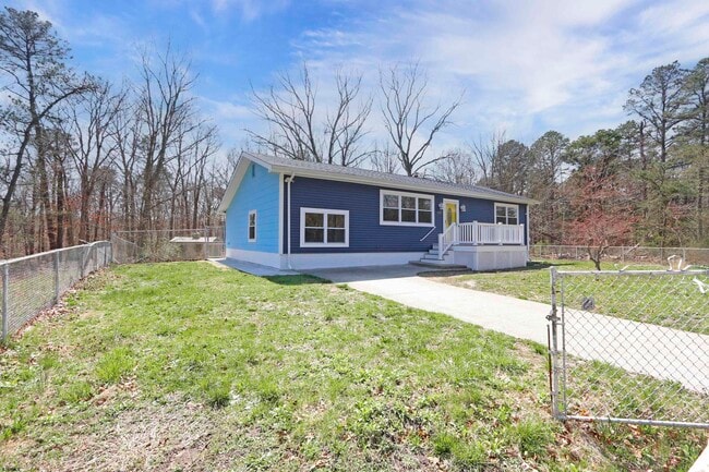 Building Photo - 6007 W Jersey Ave