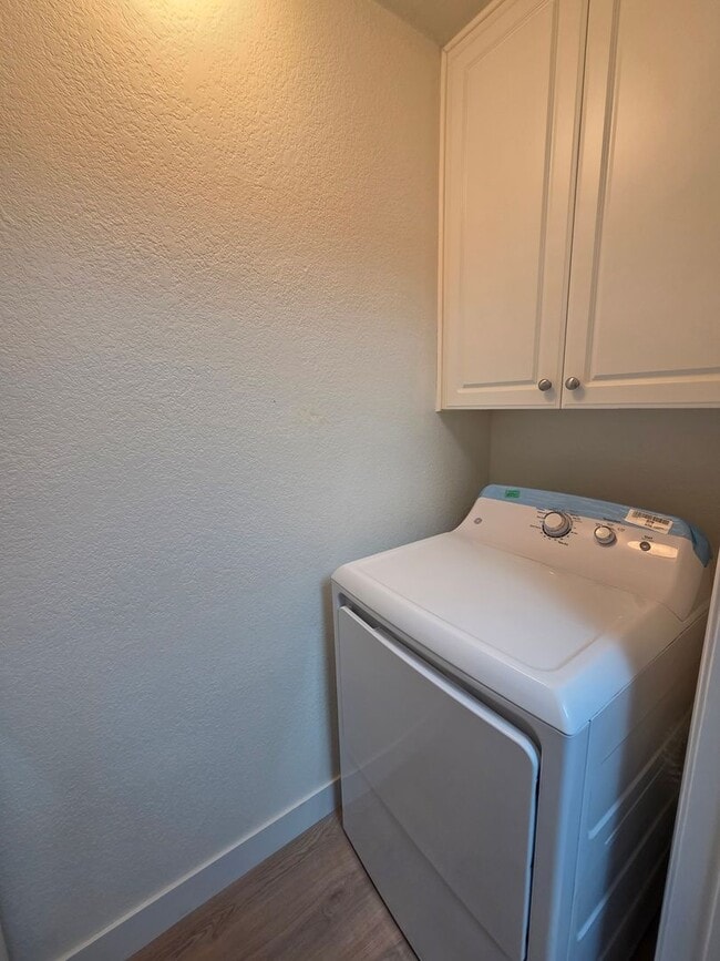 Building Photo - Large 2 Bedroom, 2 Bath Condo in San Ramon