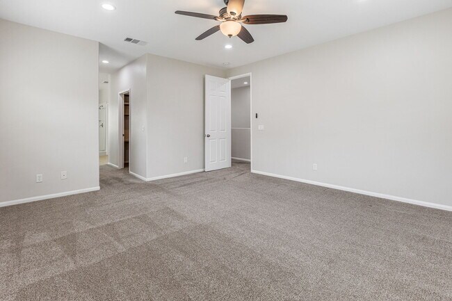 Building Photo - 1553 Yanonali Ave