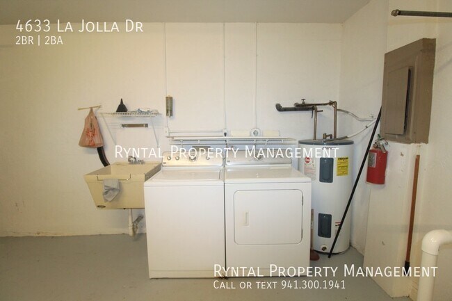 Building Photo - 4633 La Jolla Dr