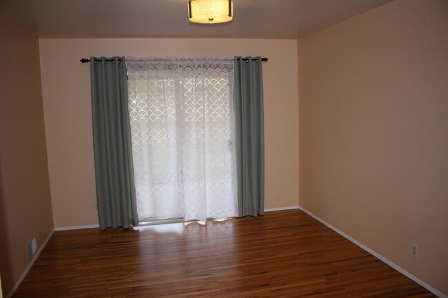 Building Photo - 3508 Piermont Dr NE