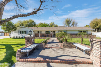 Building Photo - 618 W Palmaire Ave