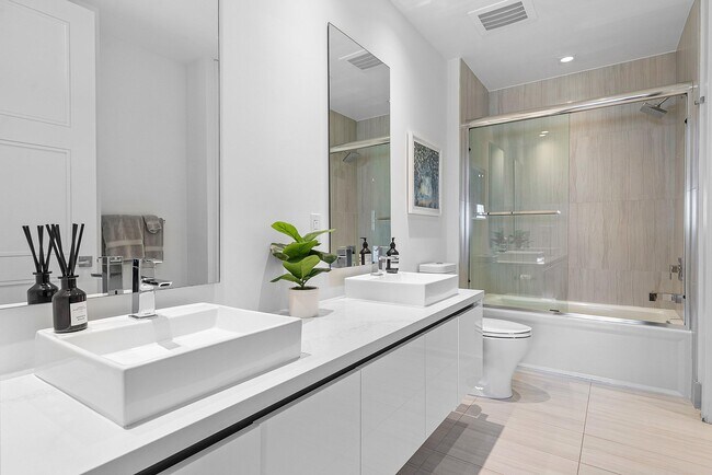 Building Photo - 155 E Boca Raton Rd