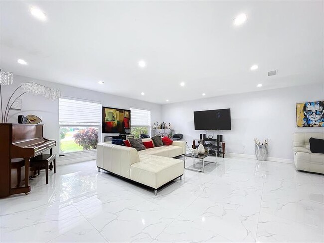 Building Photo - 2171 NW 87th Ave