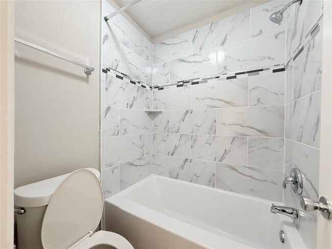 Building Photo - 6624 Westwick Dr