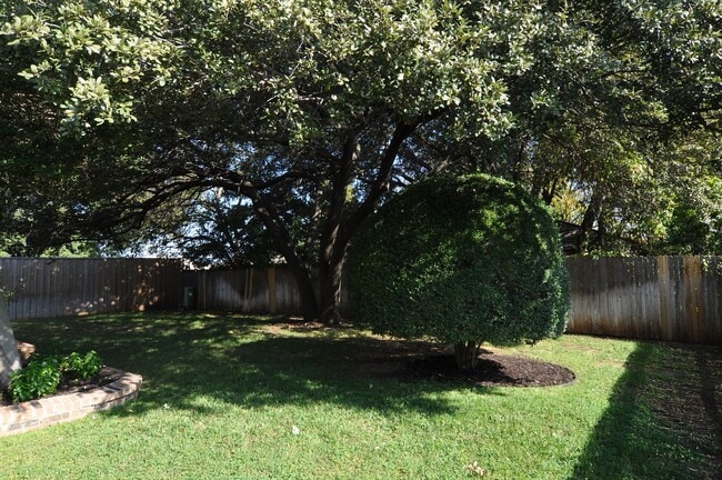 Building Photo - 3 Cimarron Dr