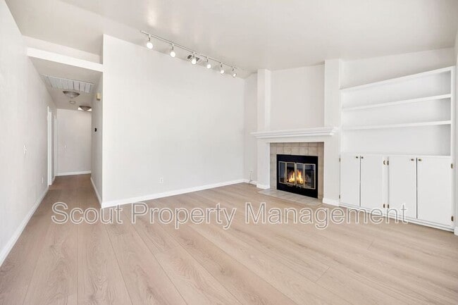 Building Photo - 39149 Rising Hill Dr