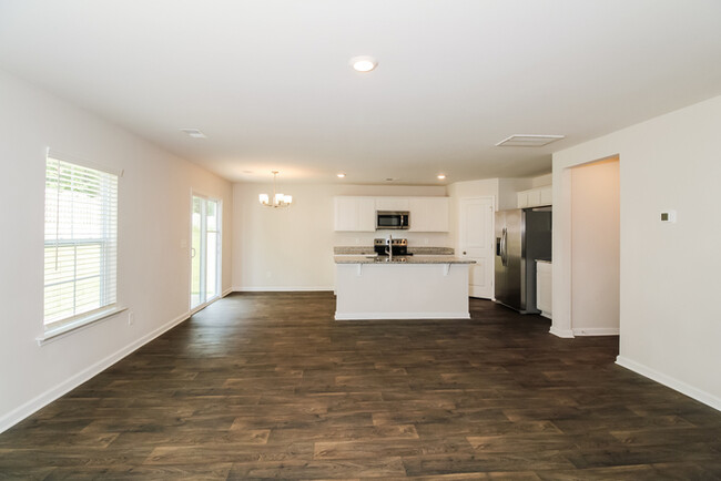 Building Photo - Beautiful home in Honey Tree