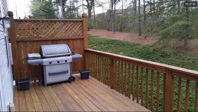Building Photo - Spectacular Lake View Townhome in Alpharetta – 3 Bedrooms + Office | Available July 1, 2026