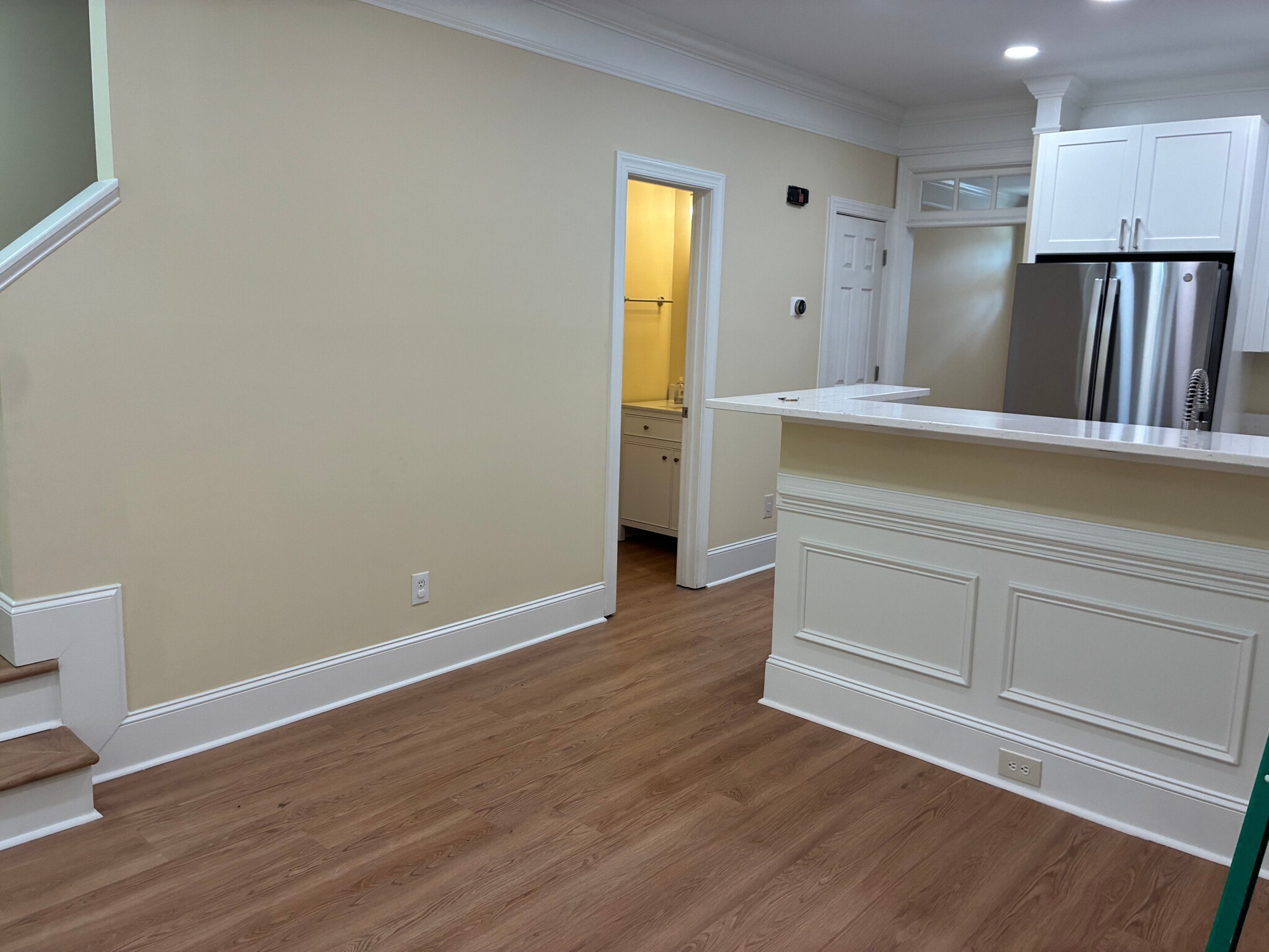Building Photo - Room in Townhome on Windermere Dr